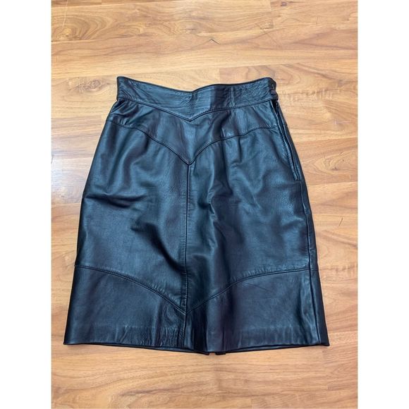 West Bay Saks Fifth Avenue Women's Black Leather Mini Skirt Size 8 - Picture 6 of 6
